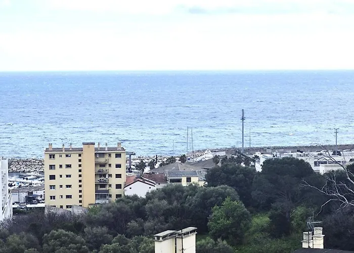 Cosy 2 * Bastia (Corsica)